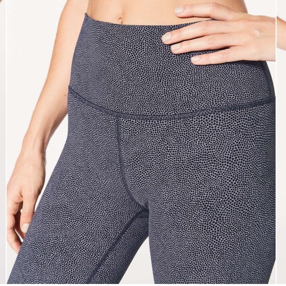 Lululemon Wunder Under Crop (Hi-Rise) (Full-On Luxtreme 21") - Picture 5 of 10